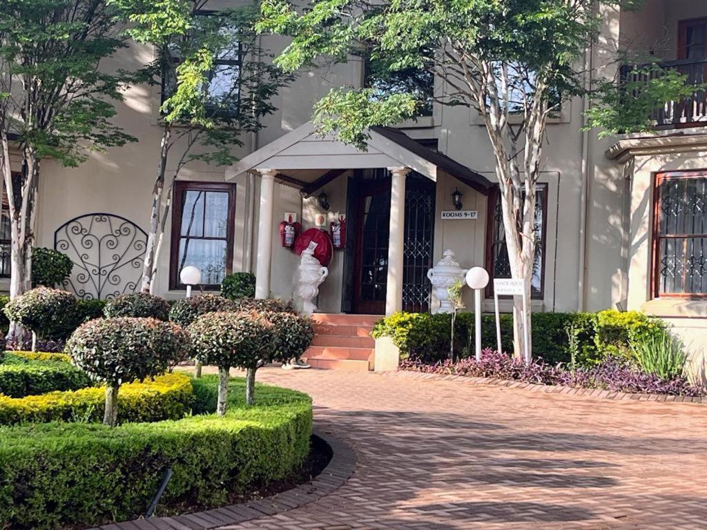 Hole In One Hotel Roodepoort Exterior photo
