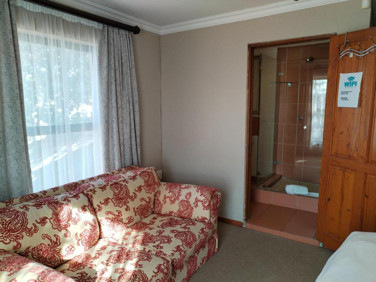 Hole In One Hotel Roodepoort Room photo